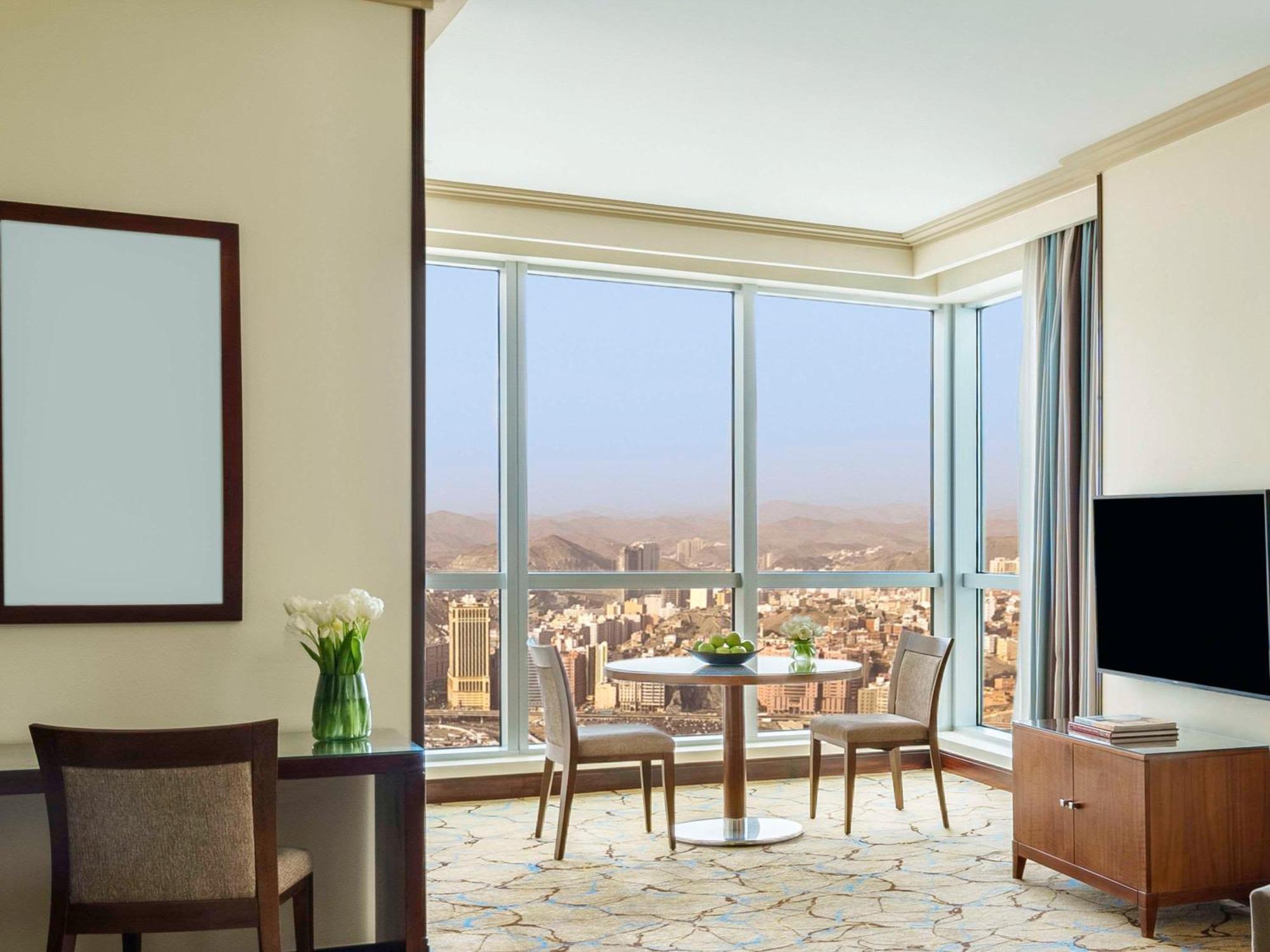 فندق موڤنبيك برج هاجر 5*