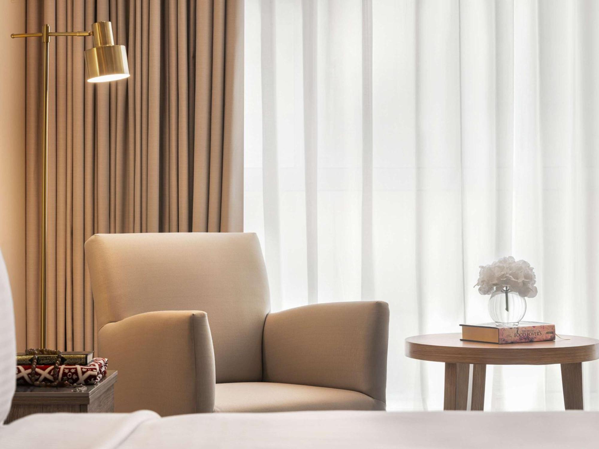 فندق موڤنبيك برج هاجر 5*
